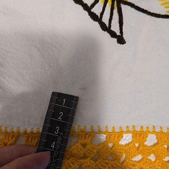 Vintage Handcrafted Sunflower Embroidered Tablecloth with Orange 21"x24" - Picture 6 of 10